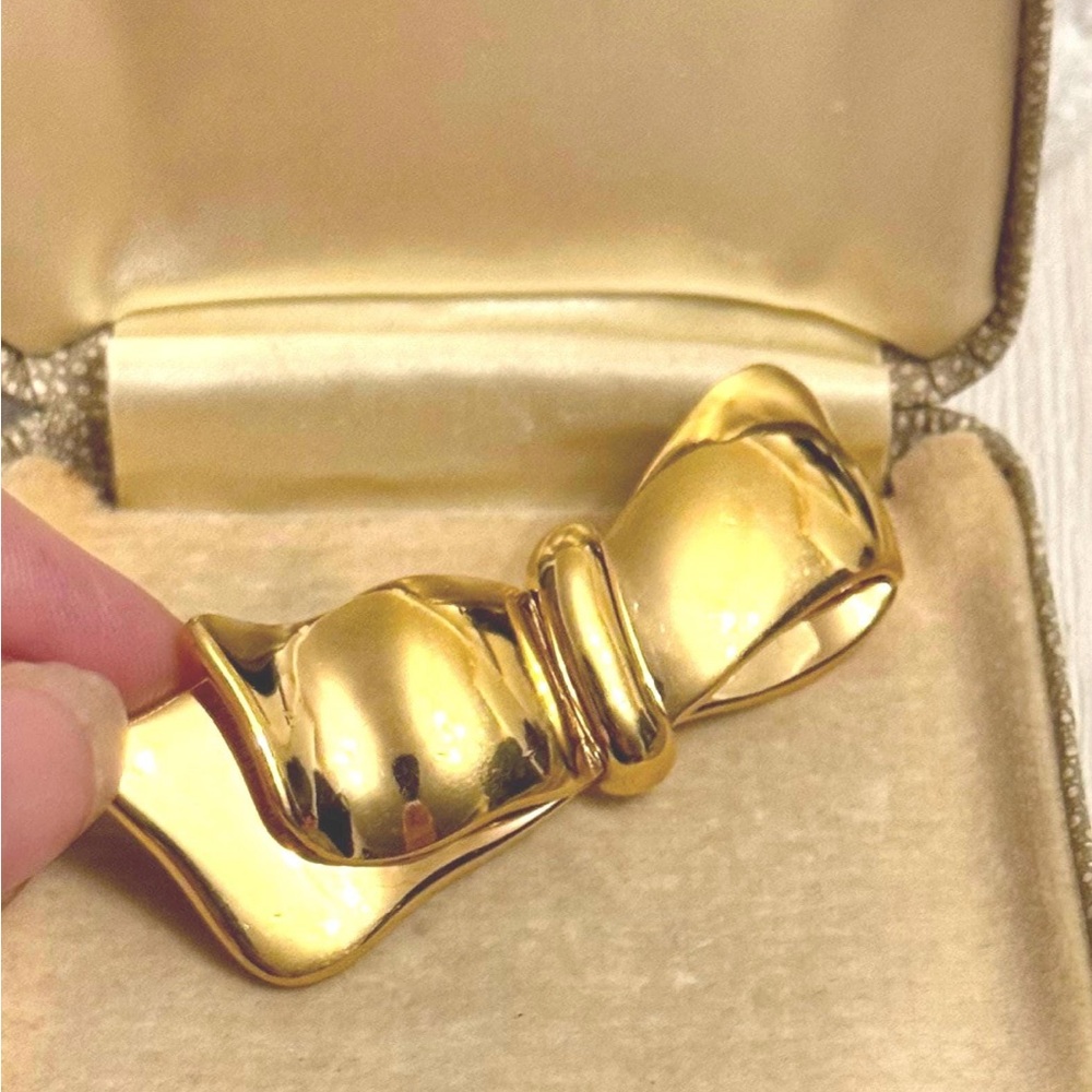 Monet Gold Ribbon Bow Brooch - Picture 7 of 9